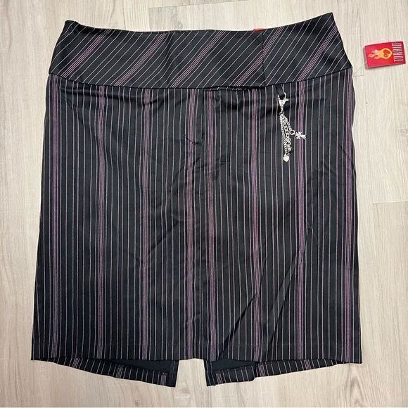 NWT vintage Torrid mallgoth pinstripe midi skirt sz 14 Sexy slit in back stretch - Picture 1 of 10